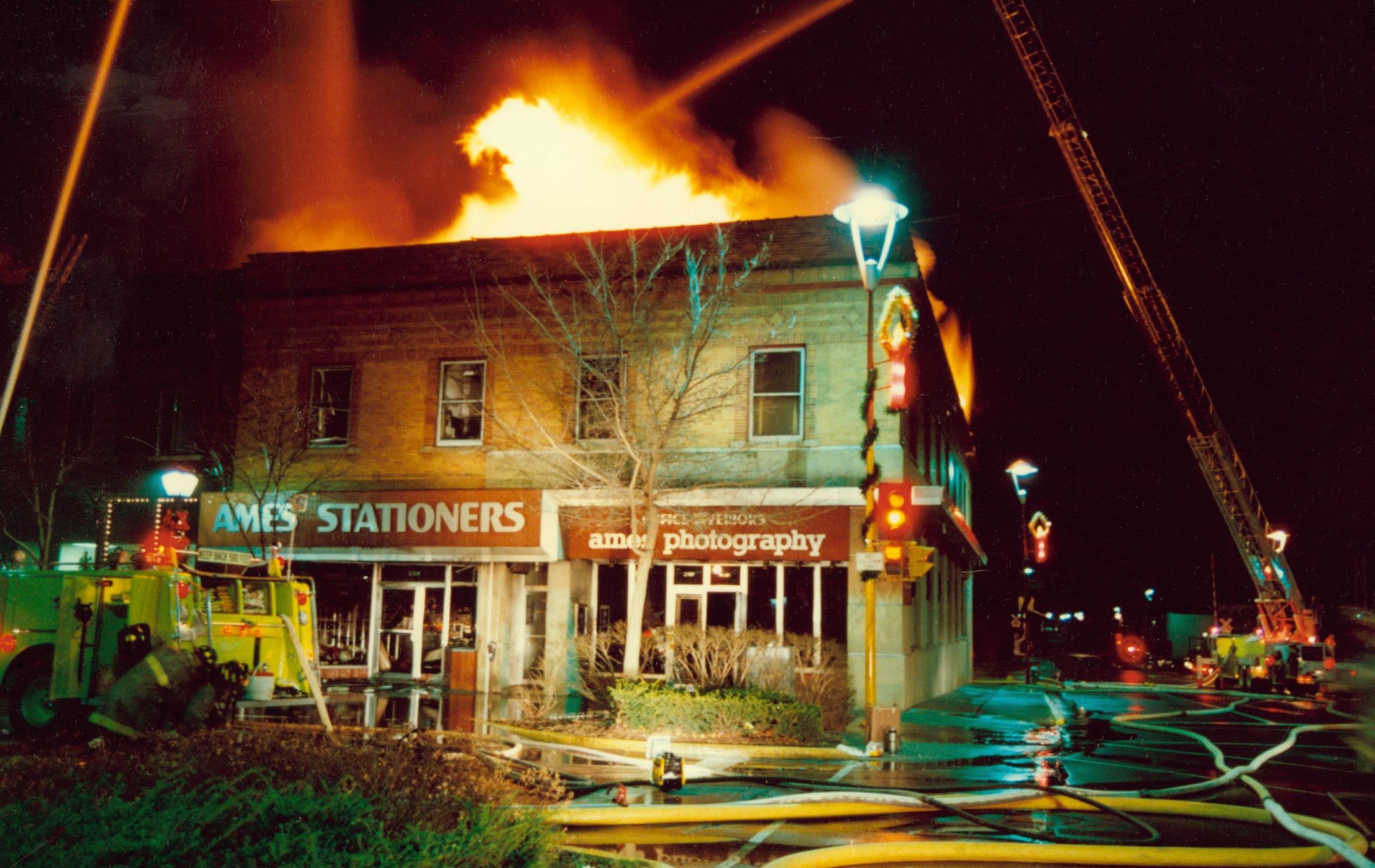 03_1987_ames_stationers_fire.jpg